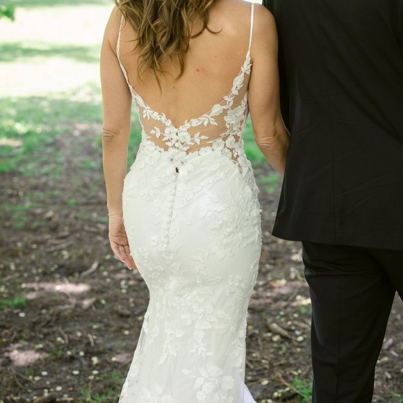 Enzoani Love Alara Fit and Flare Wedding Dress - Picture 7 of 11